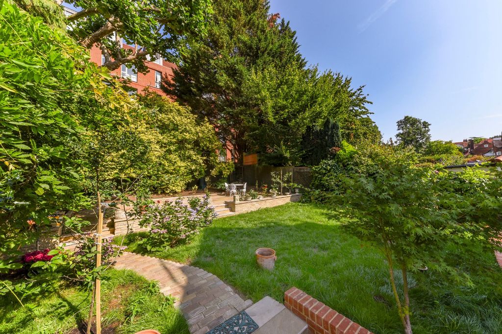Property photo 2 of 11 Picture No. 22