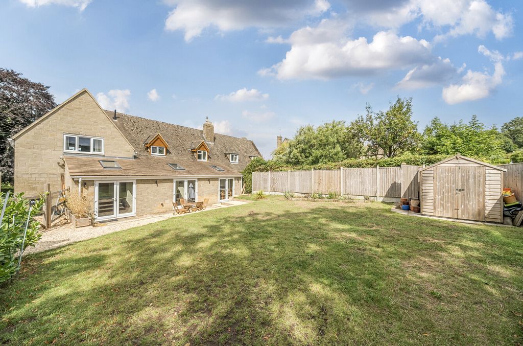 Property photo 3 of 31 Rear
