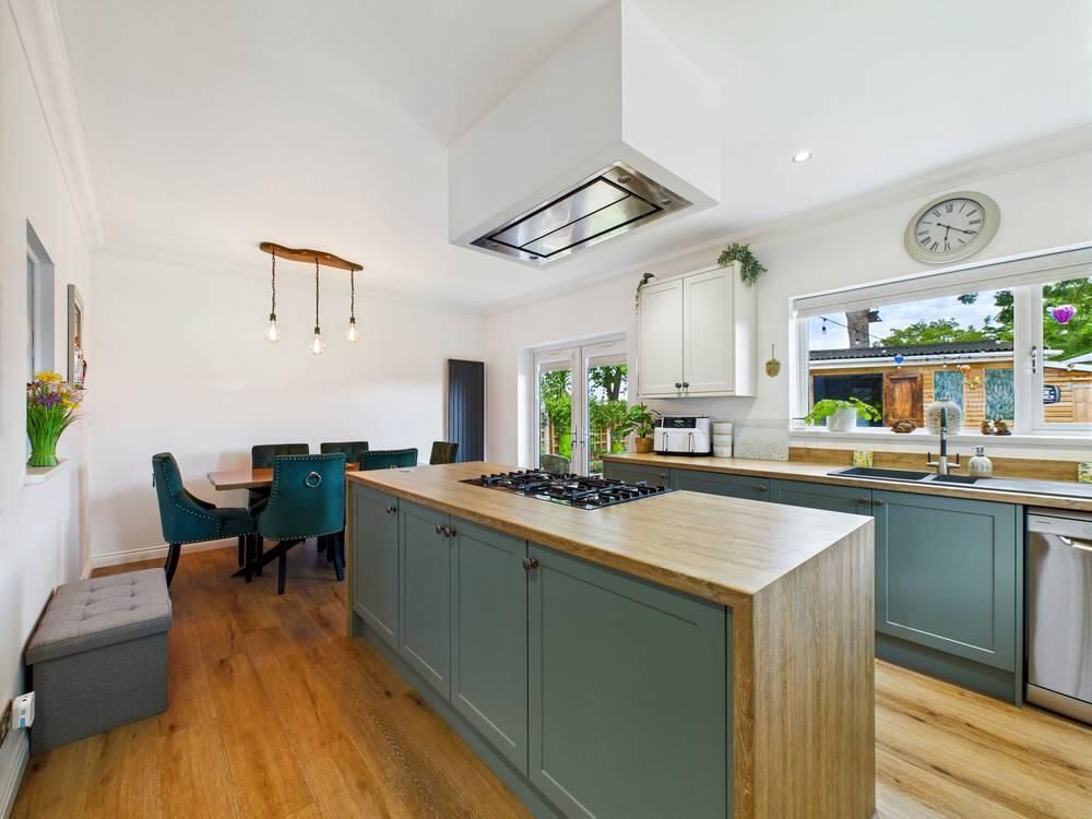 Property photo 2 of 23 Kitchen