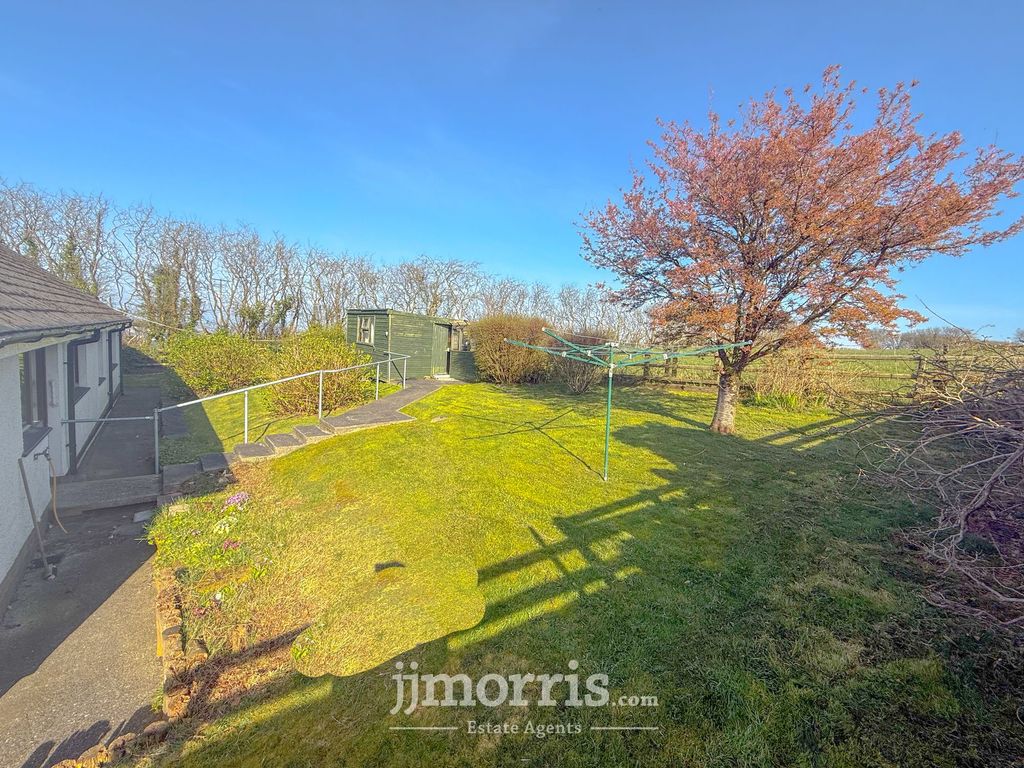 Property photo 2 of 39