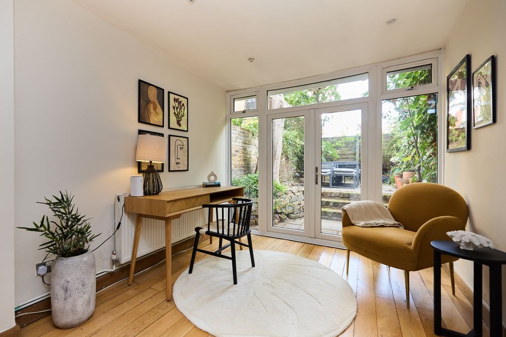 Property photo 2 of 8 Ln Gar 160_060.Jpg