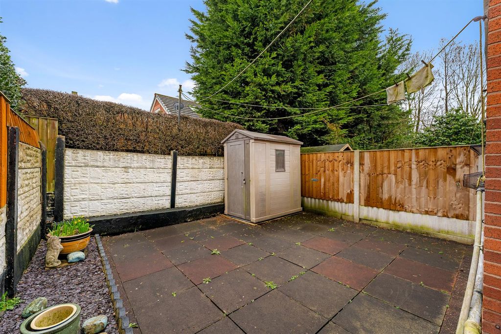 Property photo 3 of 16 5 Sandiway-22.Jpg