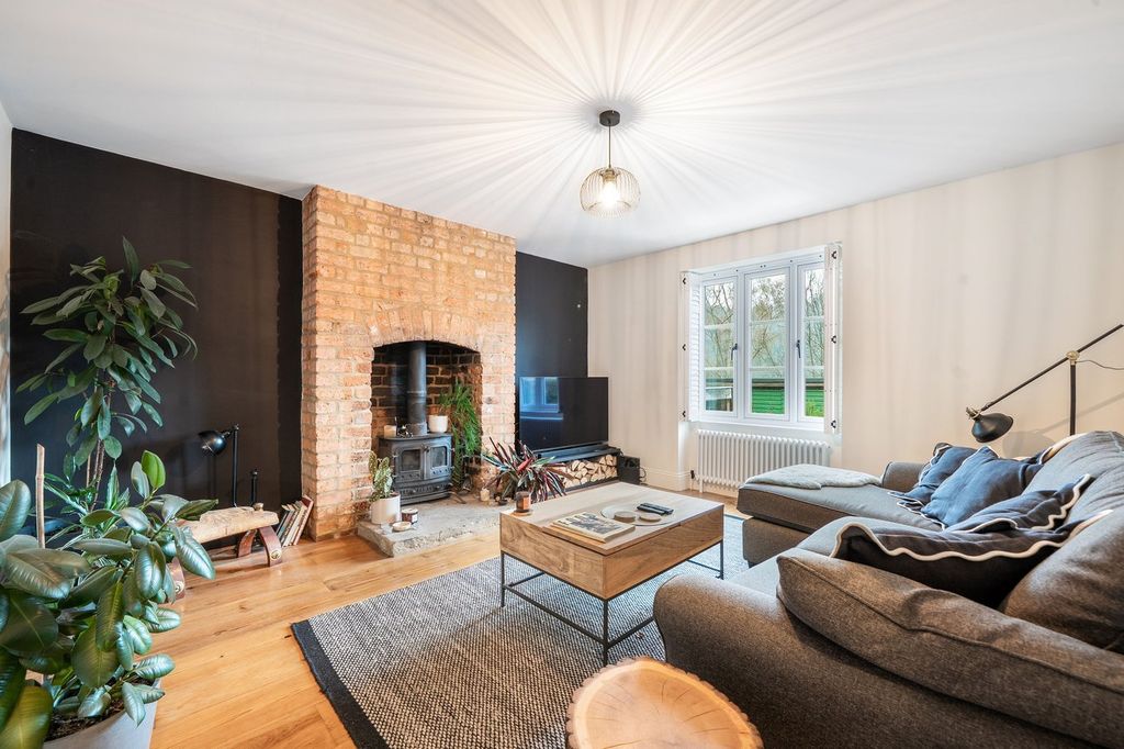 Property photo 3 of 18