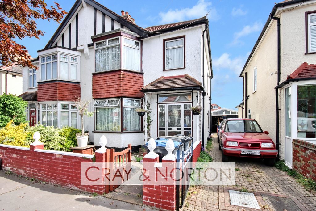 Property photo 1 of 8 Photo 6