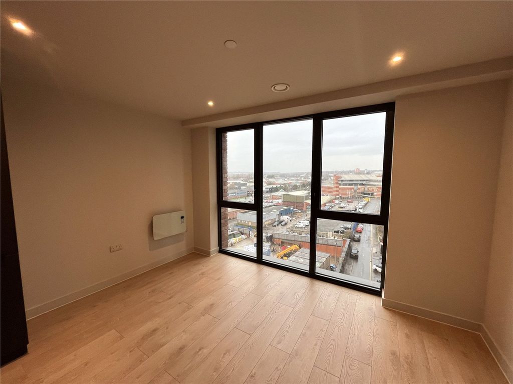 Property photo 3 of 21 Picture No. 03