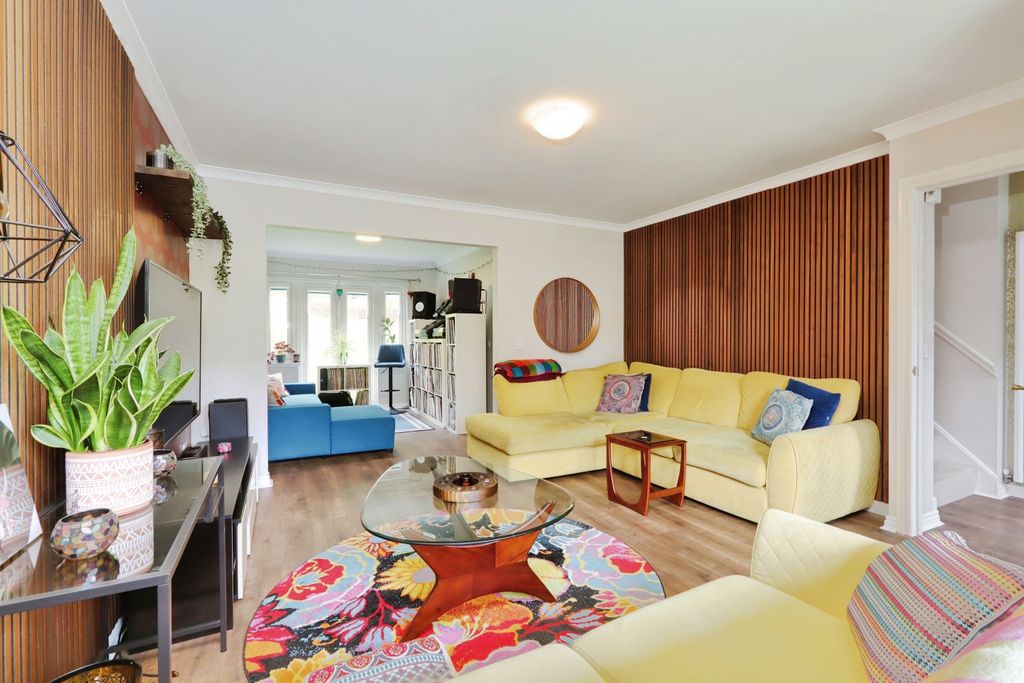 Property photo 2 of 13