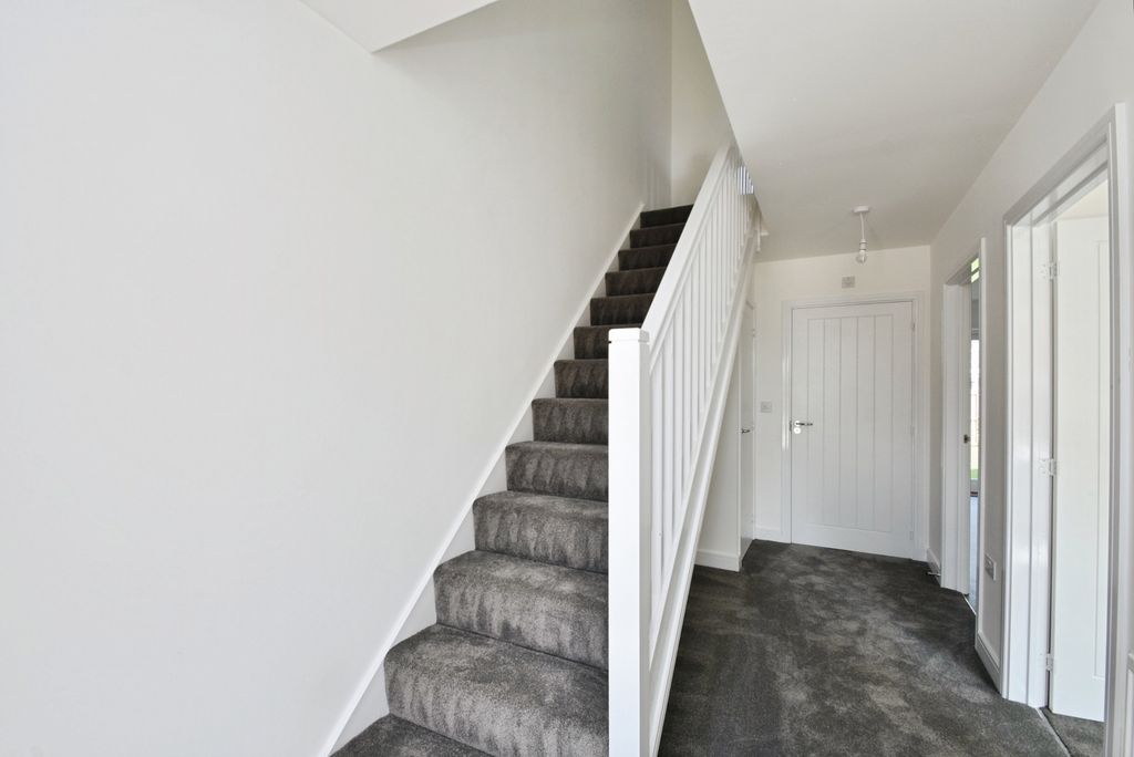 Property photo 3 of 24 Pbox-Img.Jpg