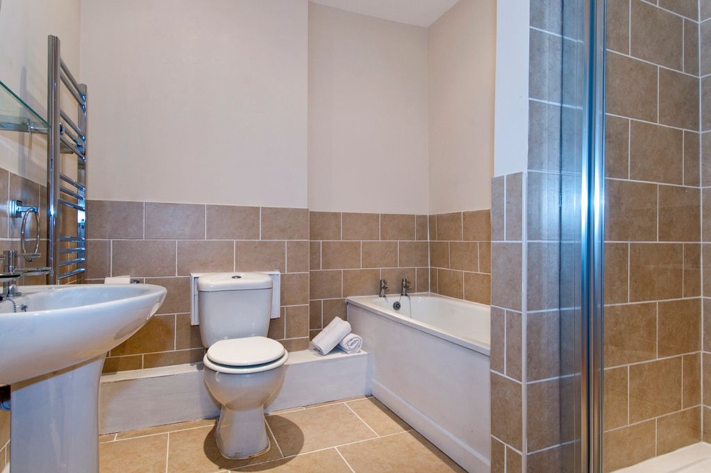 Property photo 3 of 7 1