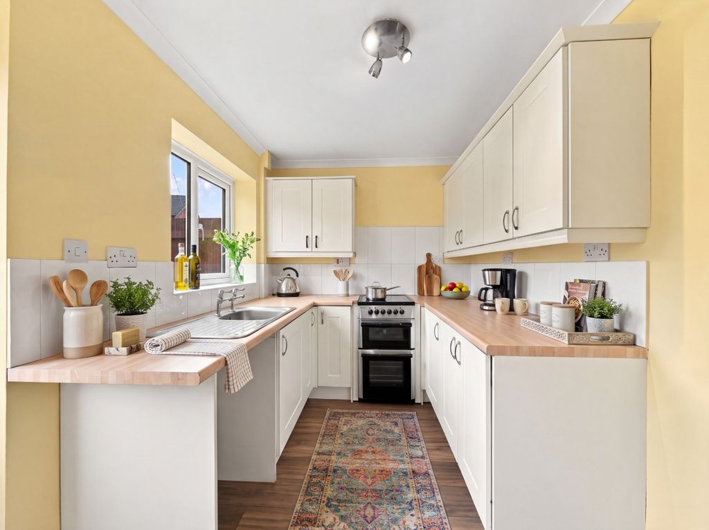 Property photo 3 of 18 5428074
