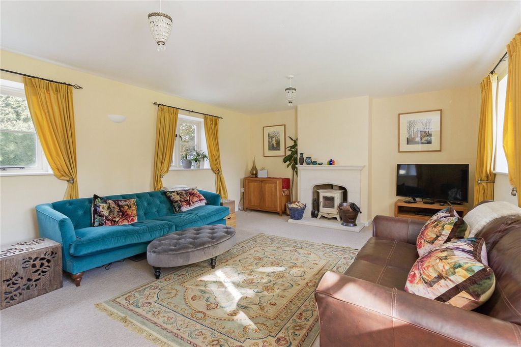 Property photo 3 of 13 Sitting Room
