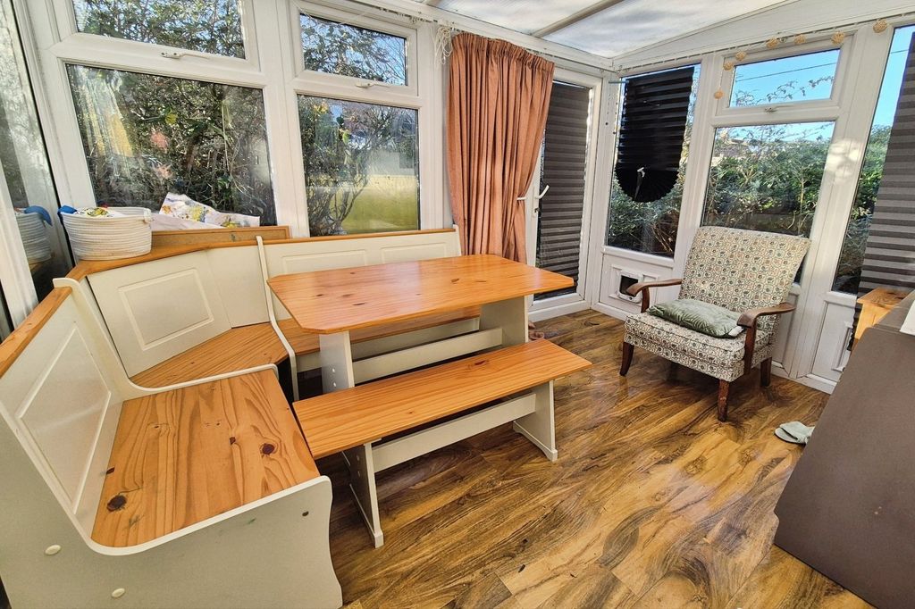 Property photo 3 of 12 Conservatory