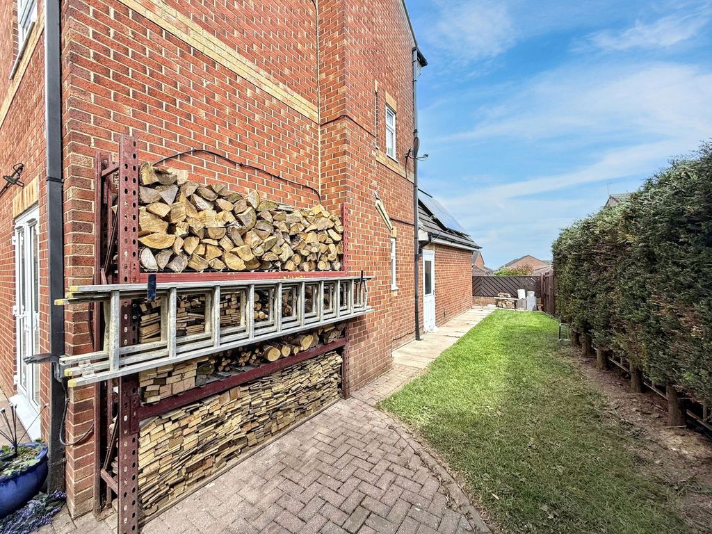 Additional image 33 of 7 bed detached house for saleSiskin Close, Hartlepool TS26