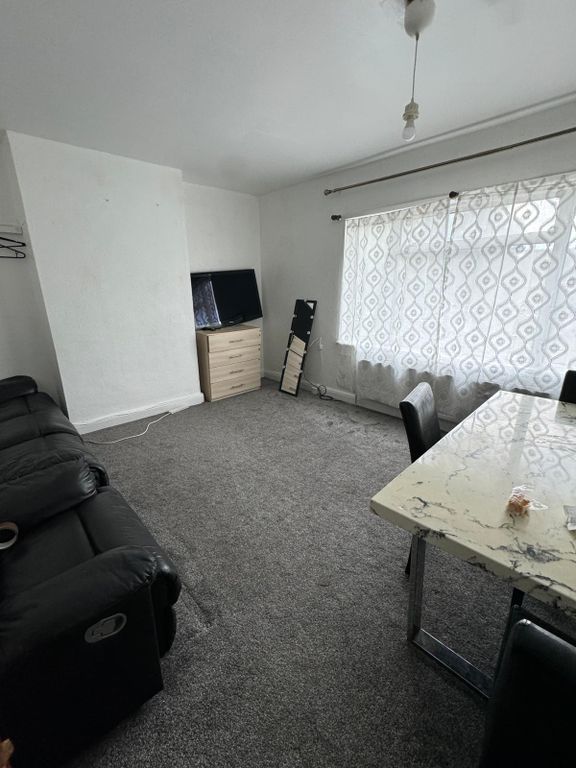 Property photo 3 of 9 Gallery