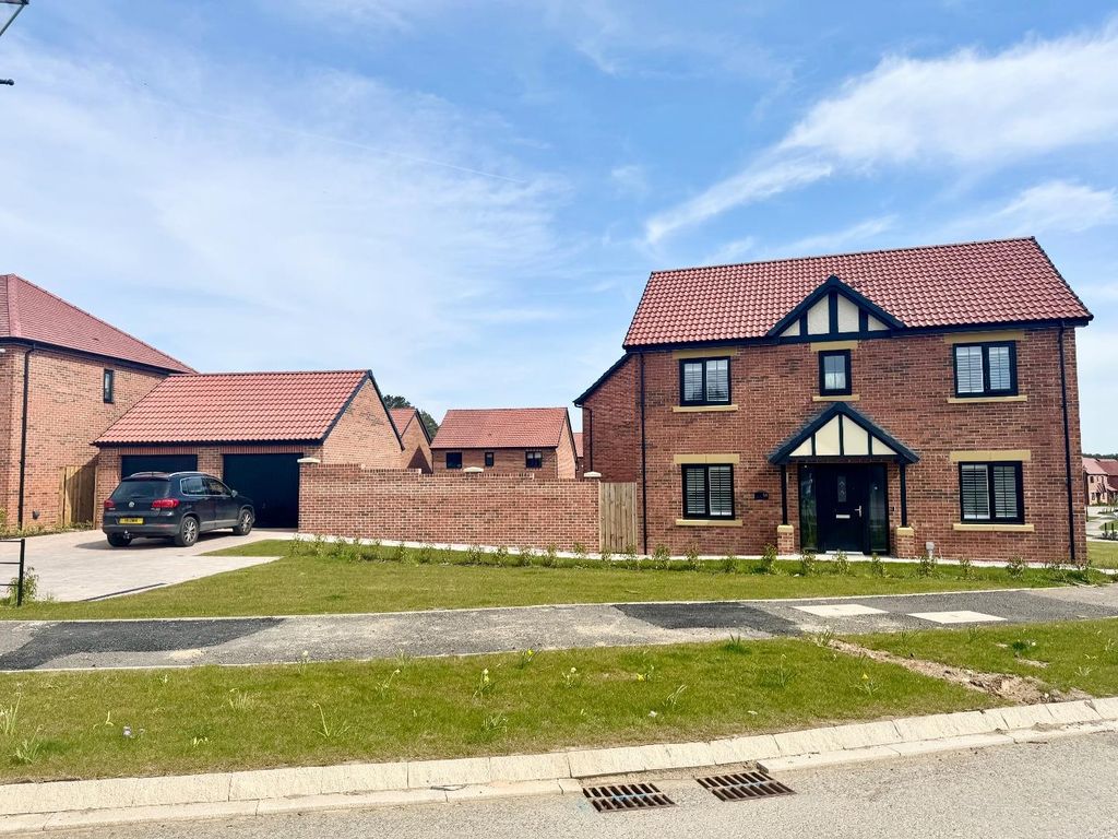 Property photo 1 of 18 External
