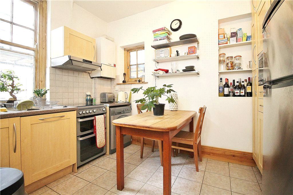 Property photo 3 of 10 Kitchen