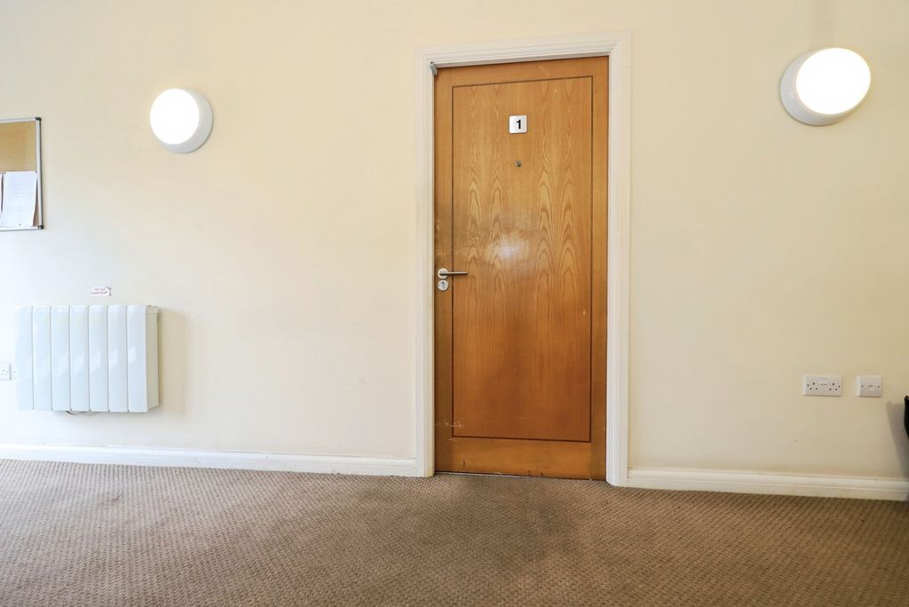 Property photo 2 of 20 Pbox-Img.Jpg