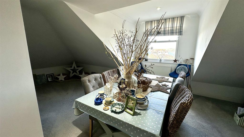 Property photo 3 of 18 20260330_111210433_Ios.Jpg