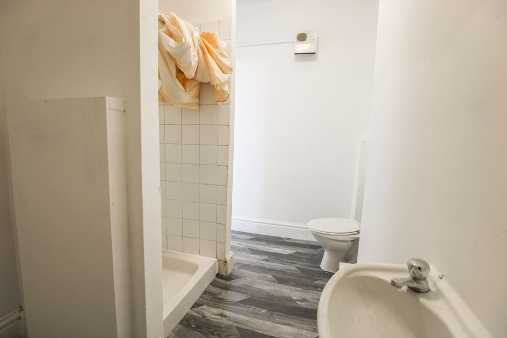 Property photo 2 of 3