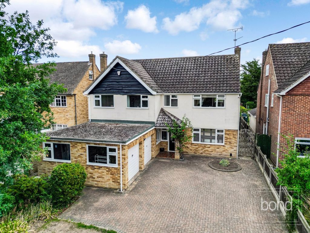 Property photo 2 of 31