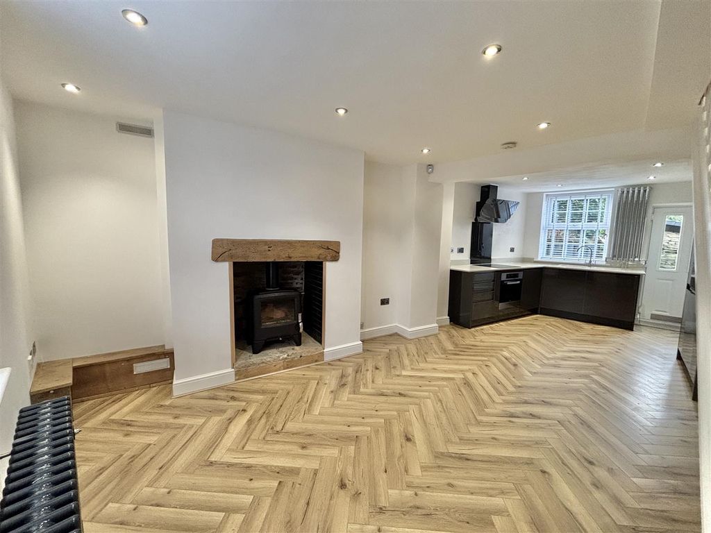 Property photo 2 of 26 Lounge