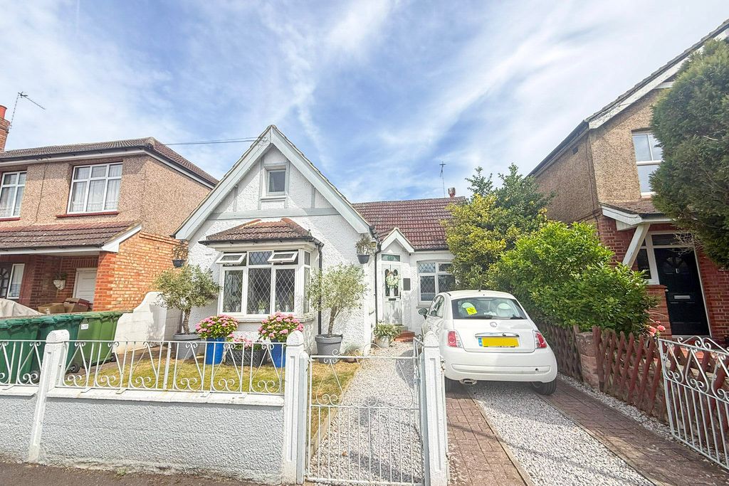 Property photo 1 of 10 Front