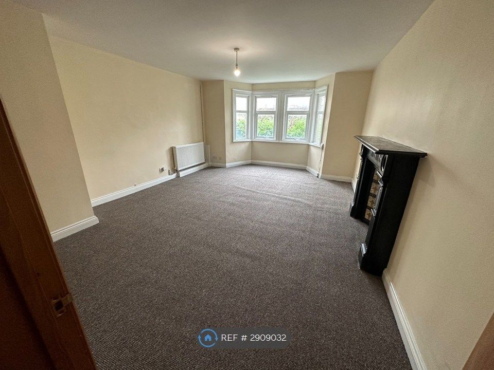 Property photo 2 of 31