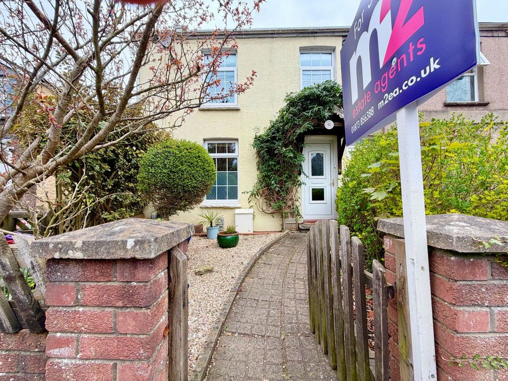 Property photo 2 of 26
