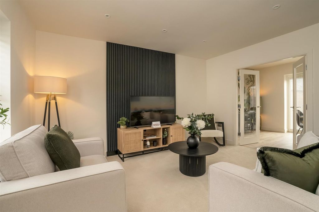 Property photo 3 of 22 Show Home