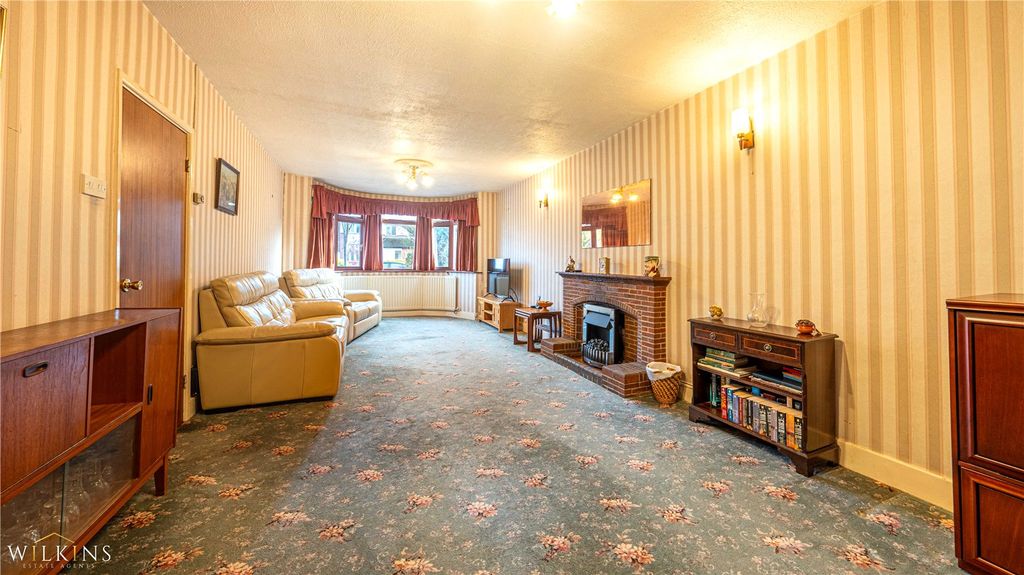 Property photo 2 of 34 Picture No. 24