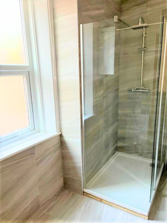 Property photo 3 of 15 Modern Bathroom Suite Featuring A Spacious Walk-In...