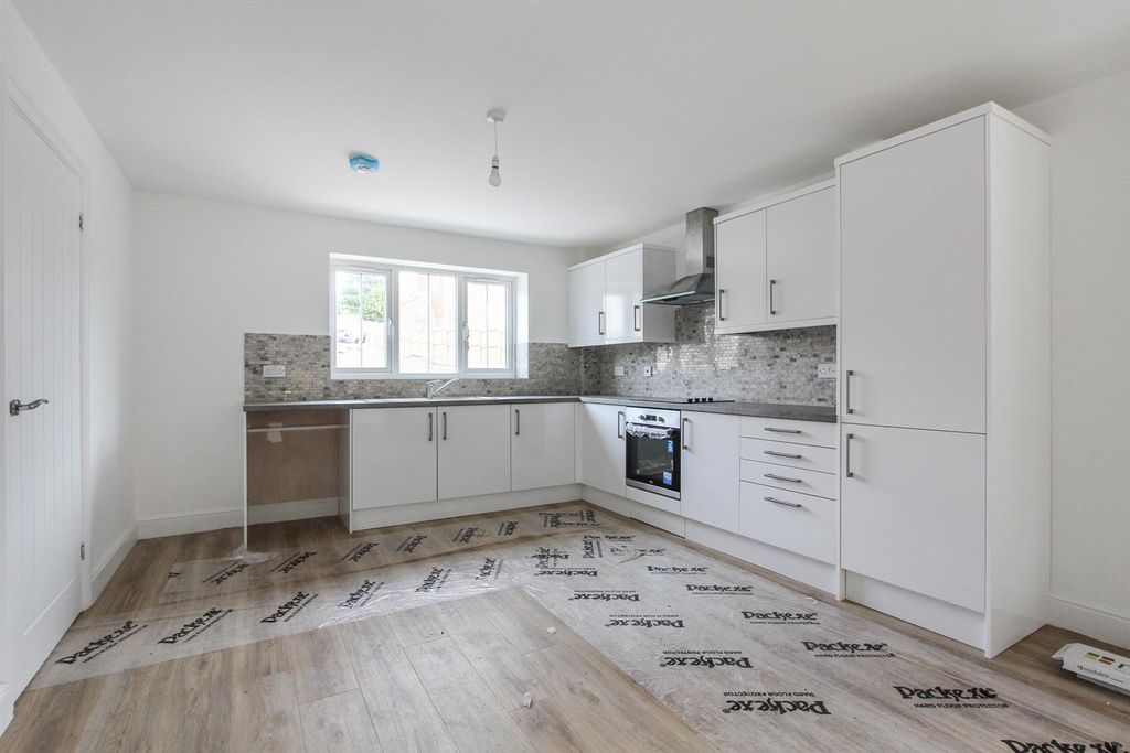 Property photo 3 of 15 Gorwell Place, Millstrood Road, Whitstable