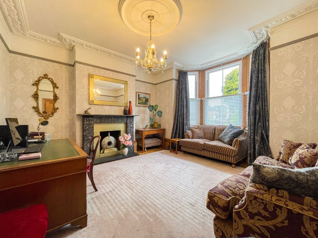 Property photo 3 of 27 4136566