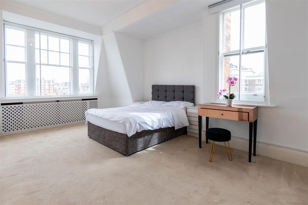 Property photo 3 of 9 Bedroom 1.Jpg