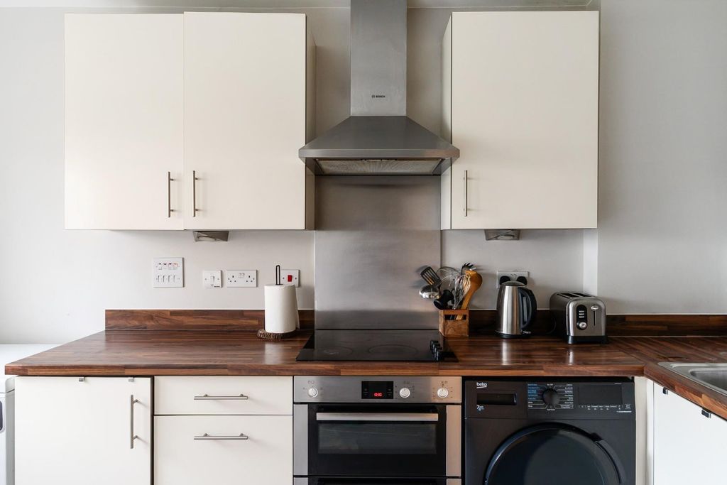 Property photo 3 of 26 Parkview Road