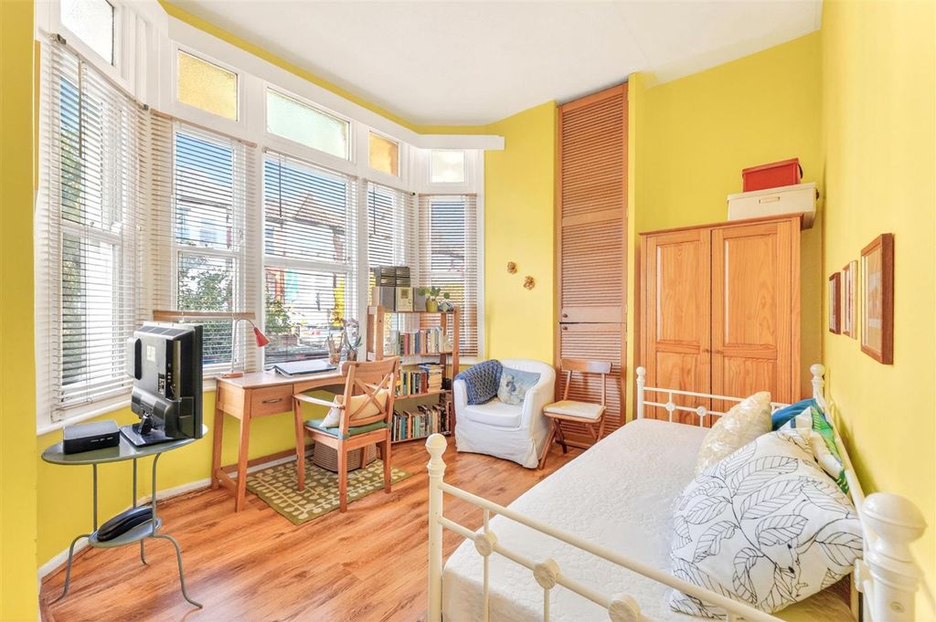 Property photo 2 of 8