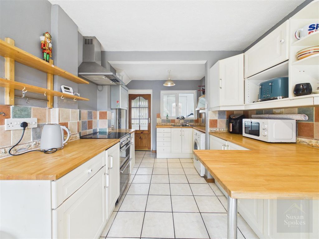 Property photo 3 of 15 Cam01858G0-Pr0283-Still006.Jpg