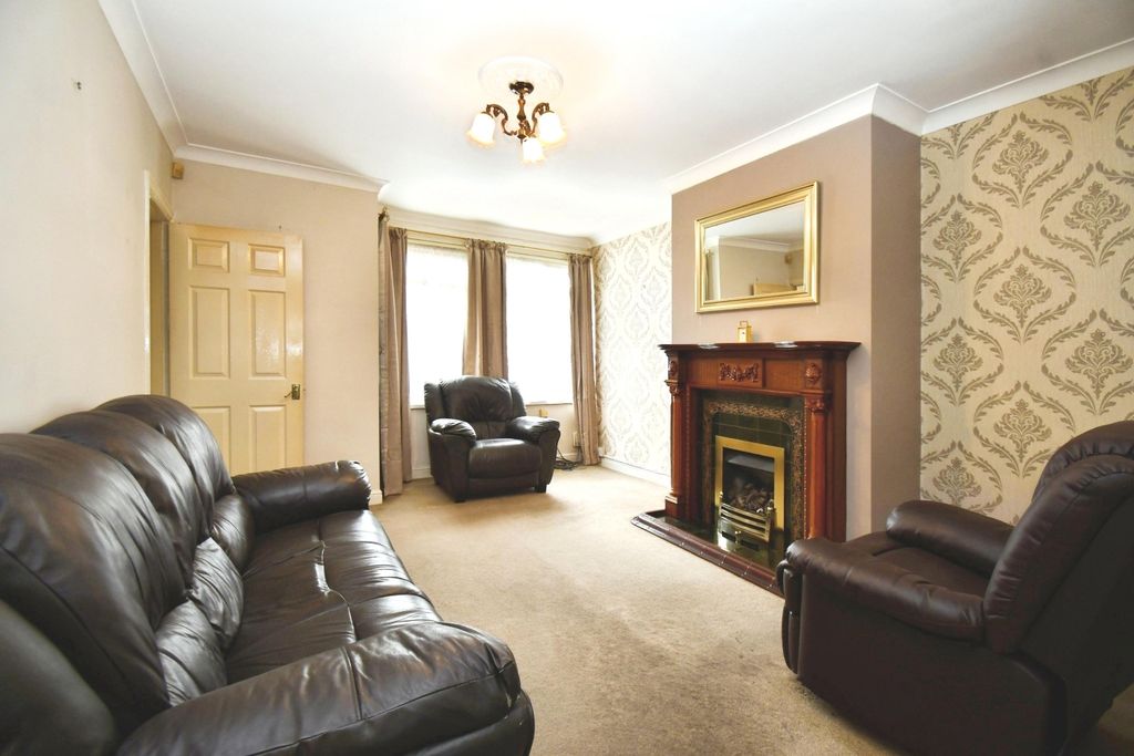 Property photo 2 of 20 Lounge