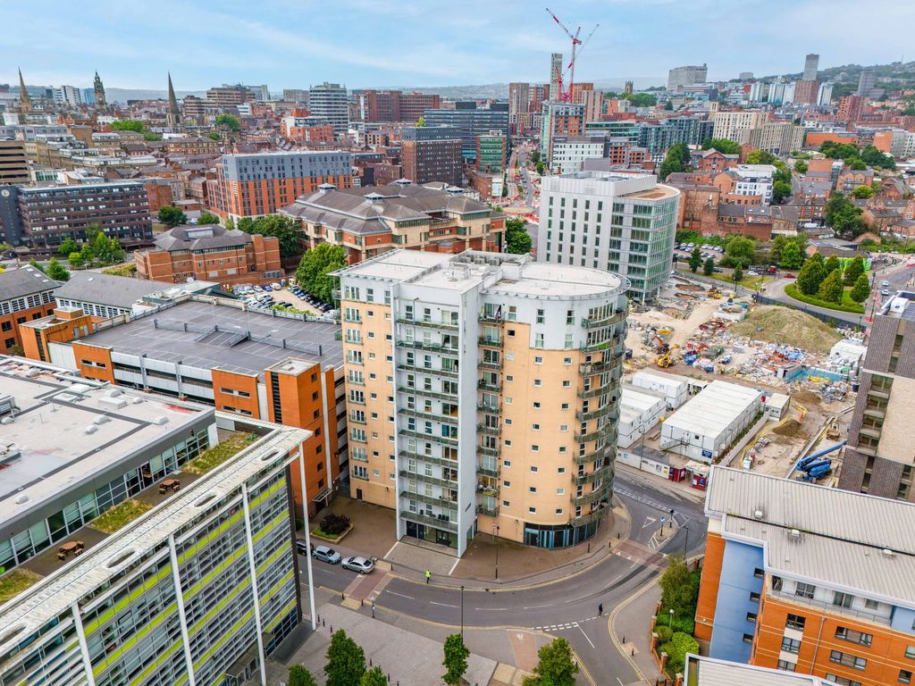 Property photo 1 of 21