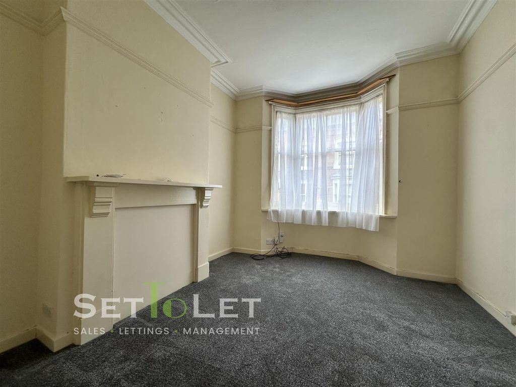Property photo 3 of 12 Img_5423.Jpg