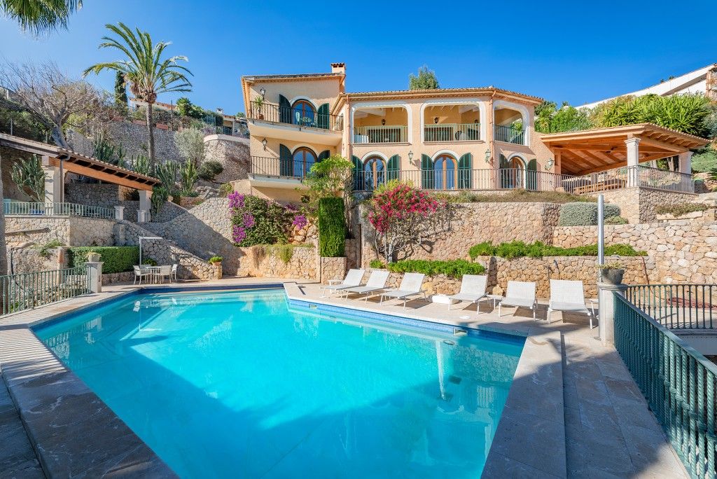 Property photo 2 of 20 Exterior And Pool