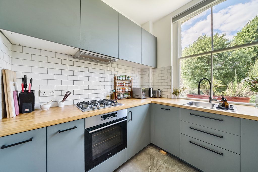Property photo 2 of 17 Kitchen