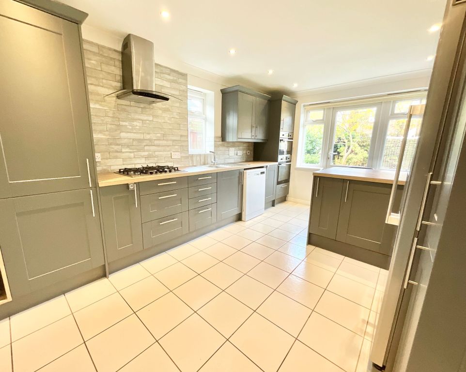 Property photo 3 of 30