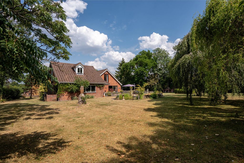 Property photo 2 of 25