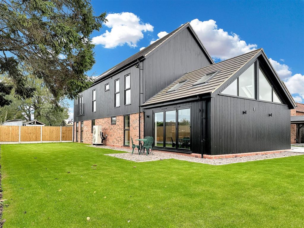 Property photo 3 of 32 Rear Elevation 268