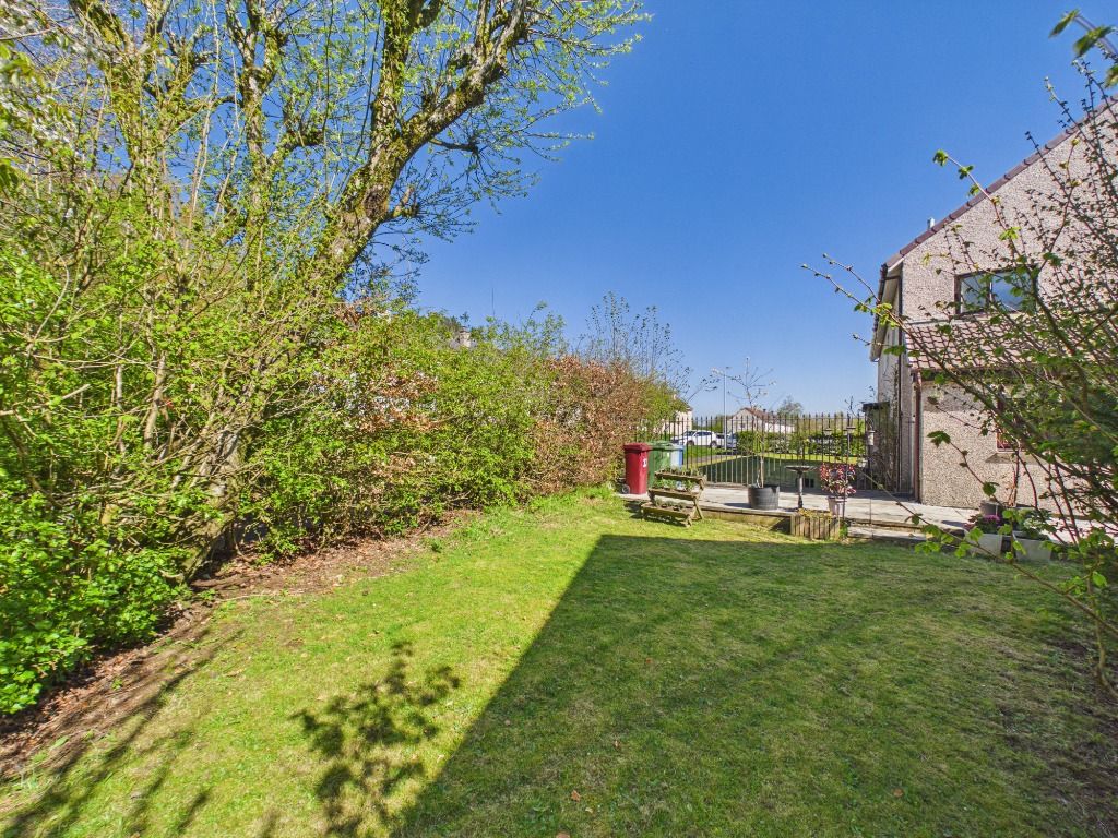 Property photo 2 of 28