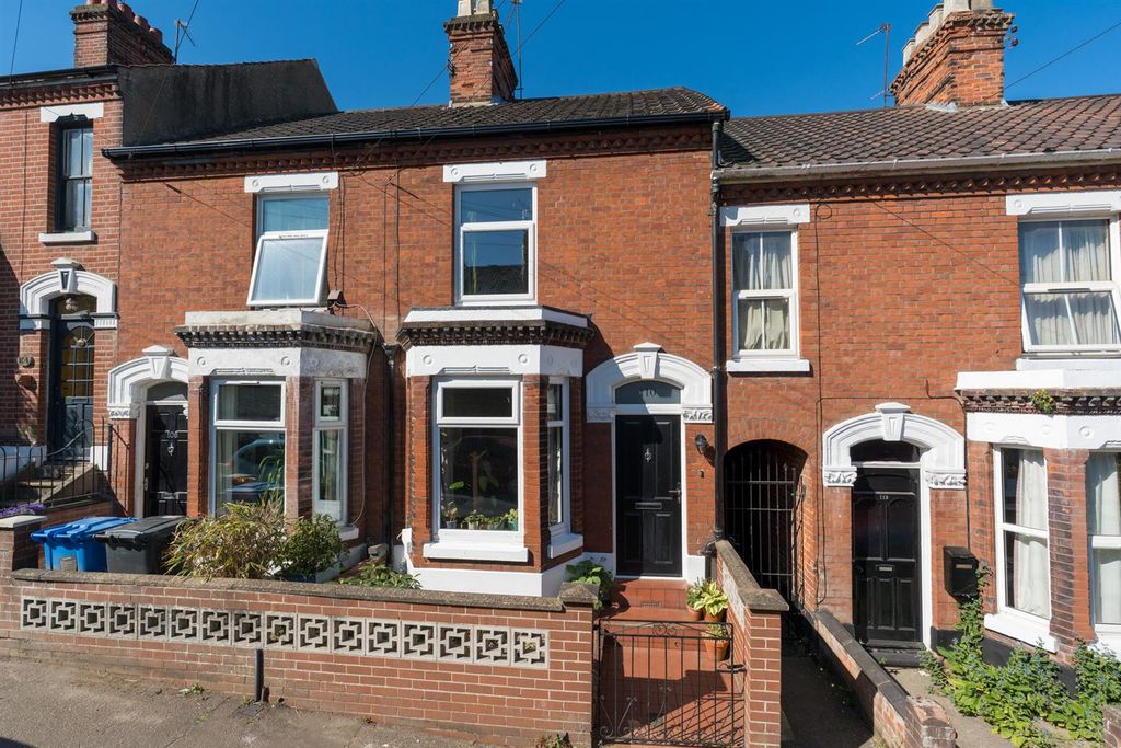 Property photo 1 of 24 Lincolnst-002.Jpg