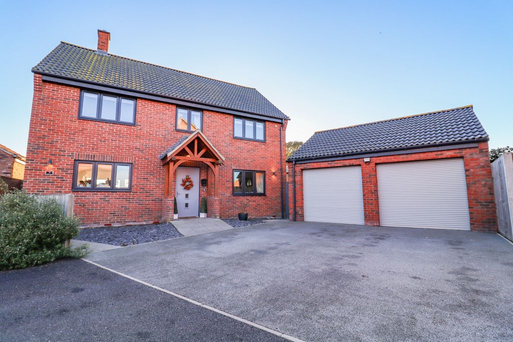 Property photo 1 of 32 3771851