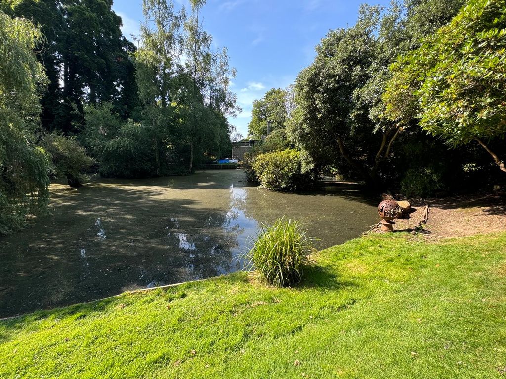 Property photo 3 of 23