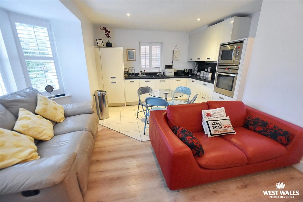 Additional image 6 of 2 bed flat for saleRhodewood House Apartments, St. Brides Hill, Saundersfoot SA69