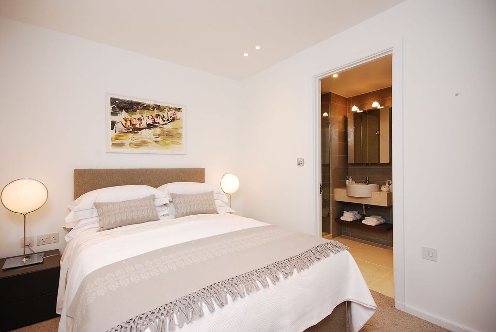 Property photo 1 of 33